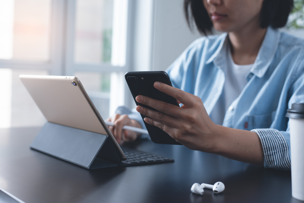 2. 記事とトップページをつなぐサービスページがない